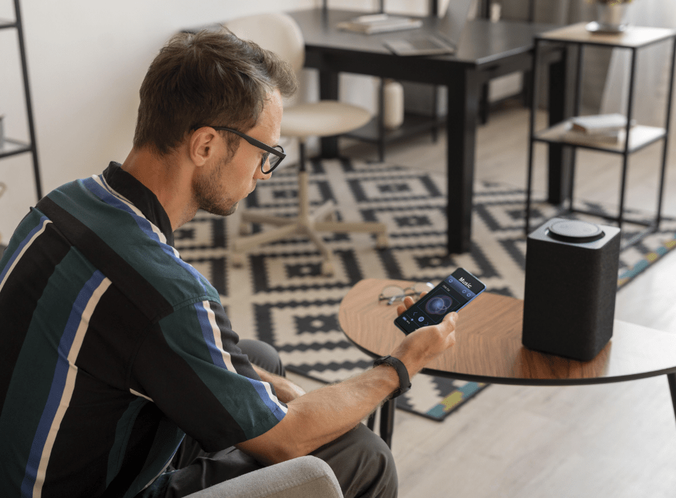 Smart Home Speakers with Exceptional Audio and Voice Control Features